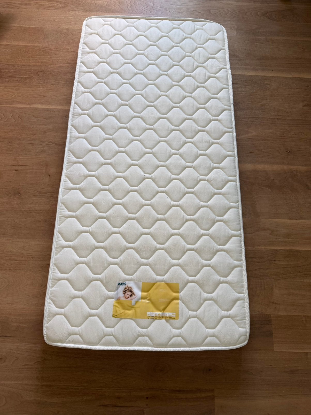 Dunne maar degelijke 1 persoons matras, Ophalen, 90 cm, Eenpersoons, Zo goed als nieuw