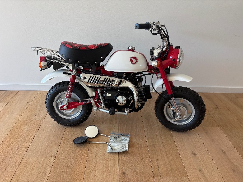 Honda monkey 50th anniversary Limited Edition, Fietsen en Brommers, Brommers | Honda, Ophalen, Overige modellen, Nieuw, 49 cc
