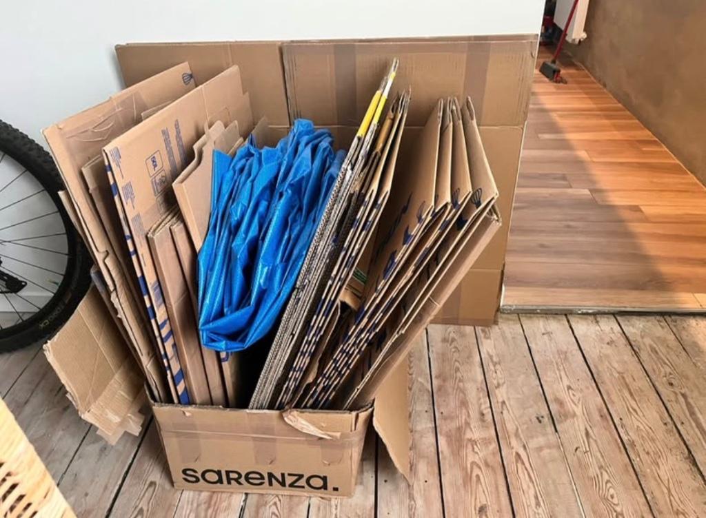 Lots de cartons, Ophalen