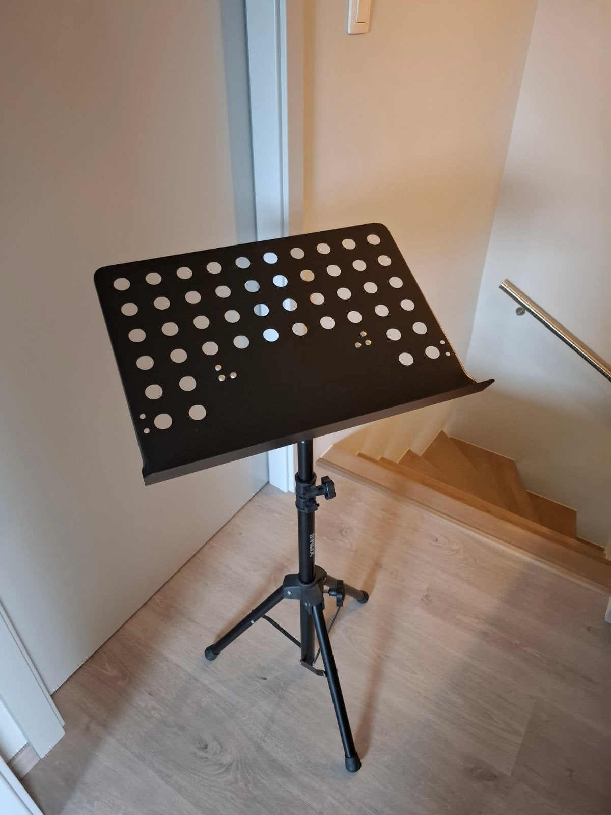 Muziekstandaard innox, Muziek en Instrumenten, Standaarden, Ophalen, Zo goed als nieuw, Muziekstandaard