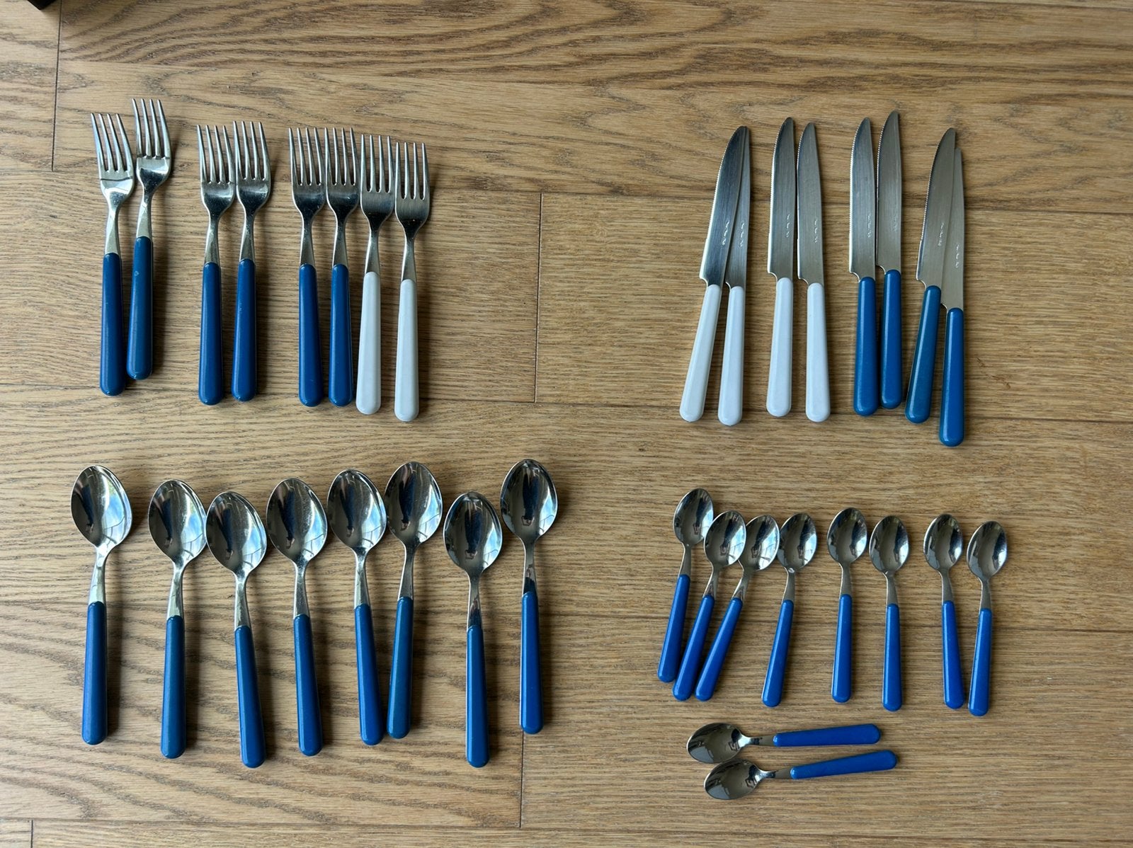 32-delige bestekset inox/wit&donkerblauw, Ophalen, Zo goed als nieuw, Inox of Chroom, Bestekset