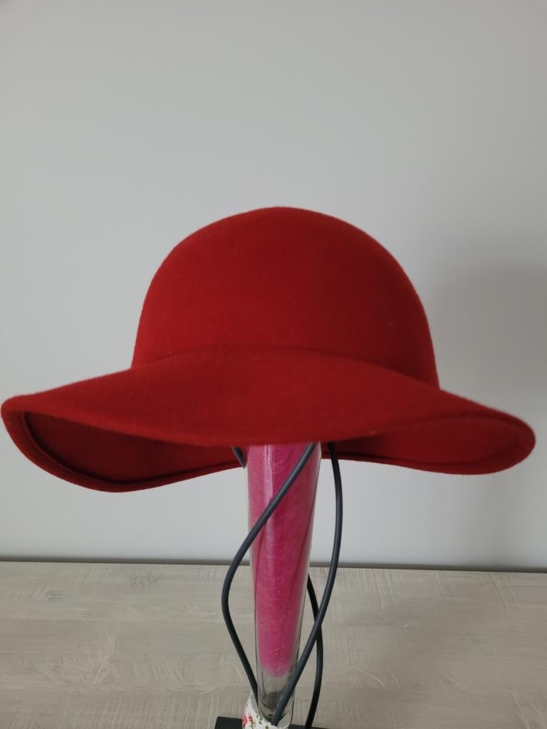 Chapeau, Ophalen, Hoed