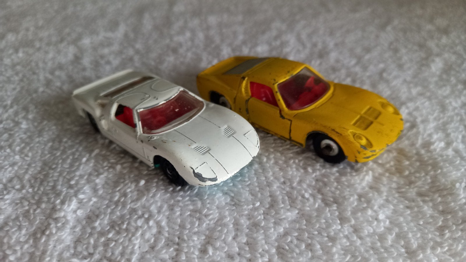 2x Matchbox, Hobby en Vrije tijd, Modelauto's | 1:87, Ophalen of Verzenden