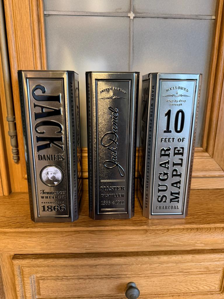 Jack Daniel’s tinnen dozen, Ophalen, Zo goed als nieuw