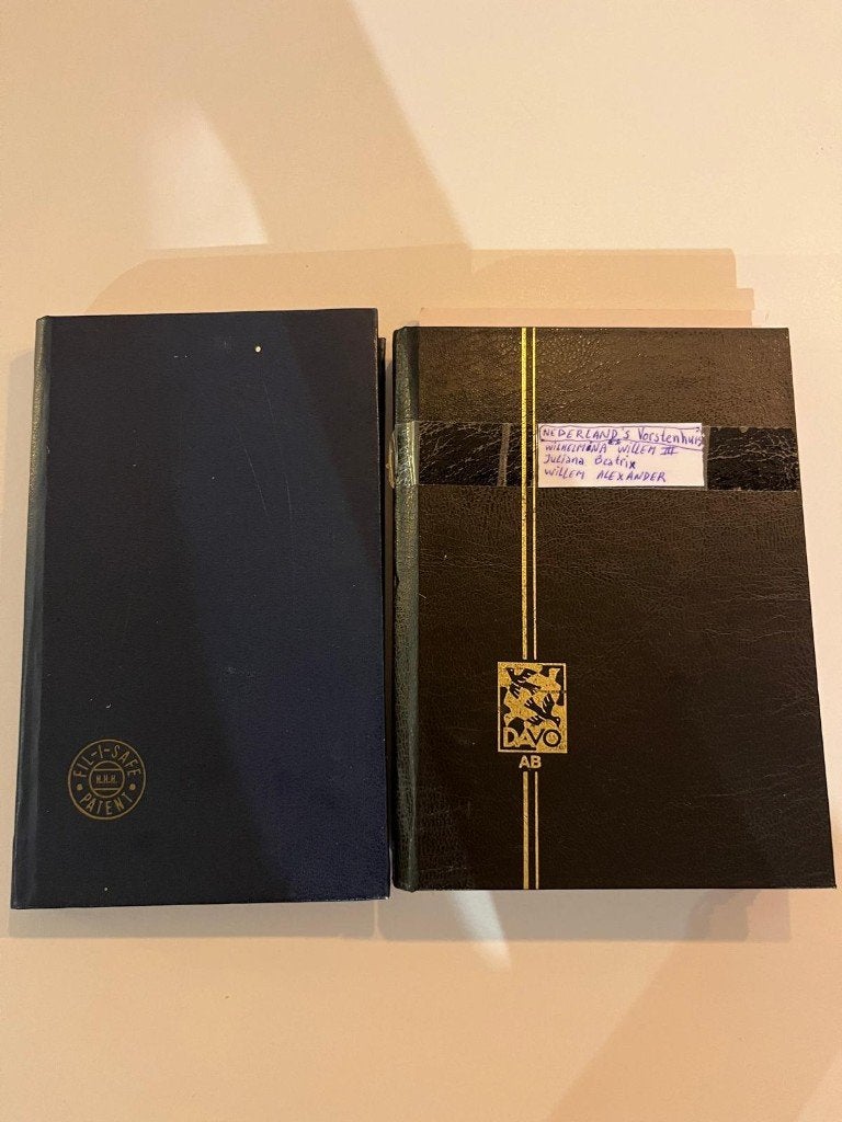 2 Kleine Stockboeken Nederland Klassiek, Postzegels en Munten, Postzegels | Volle albums en Verzamelingen, Ophalen of Verzenden