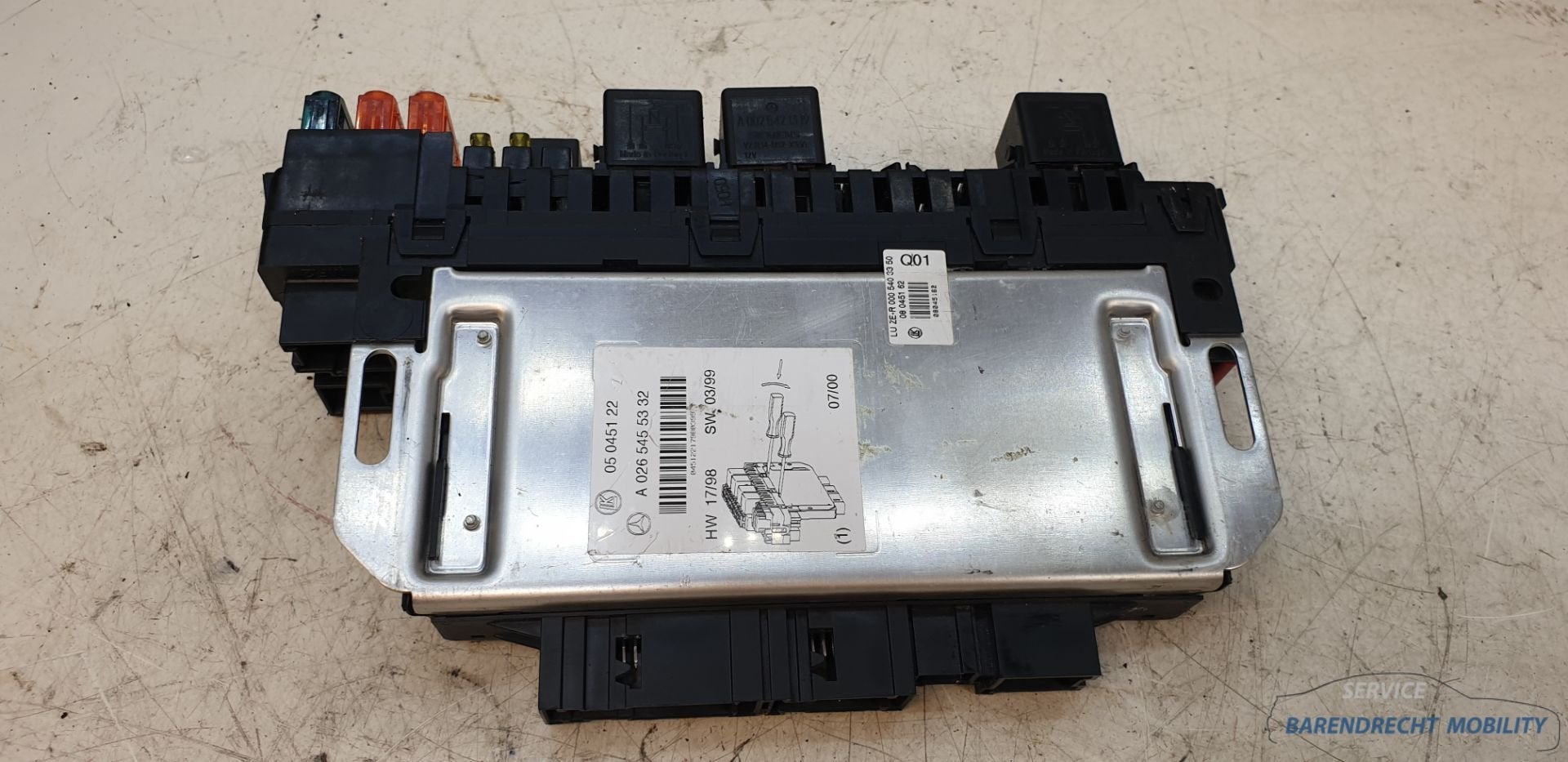 Bo tier de fusibles du module Sam pour Mercedes-Benz Classe, Mercedes-Benz AG, Mercedes-Benz, Utilisé, Mercedesstrasse 120
70372  Stuttgart, DE