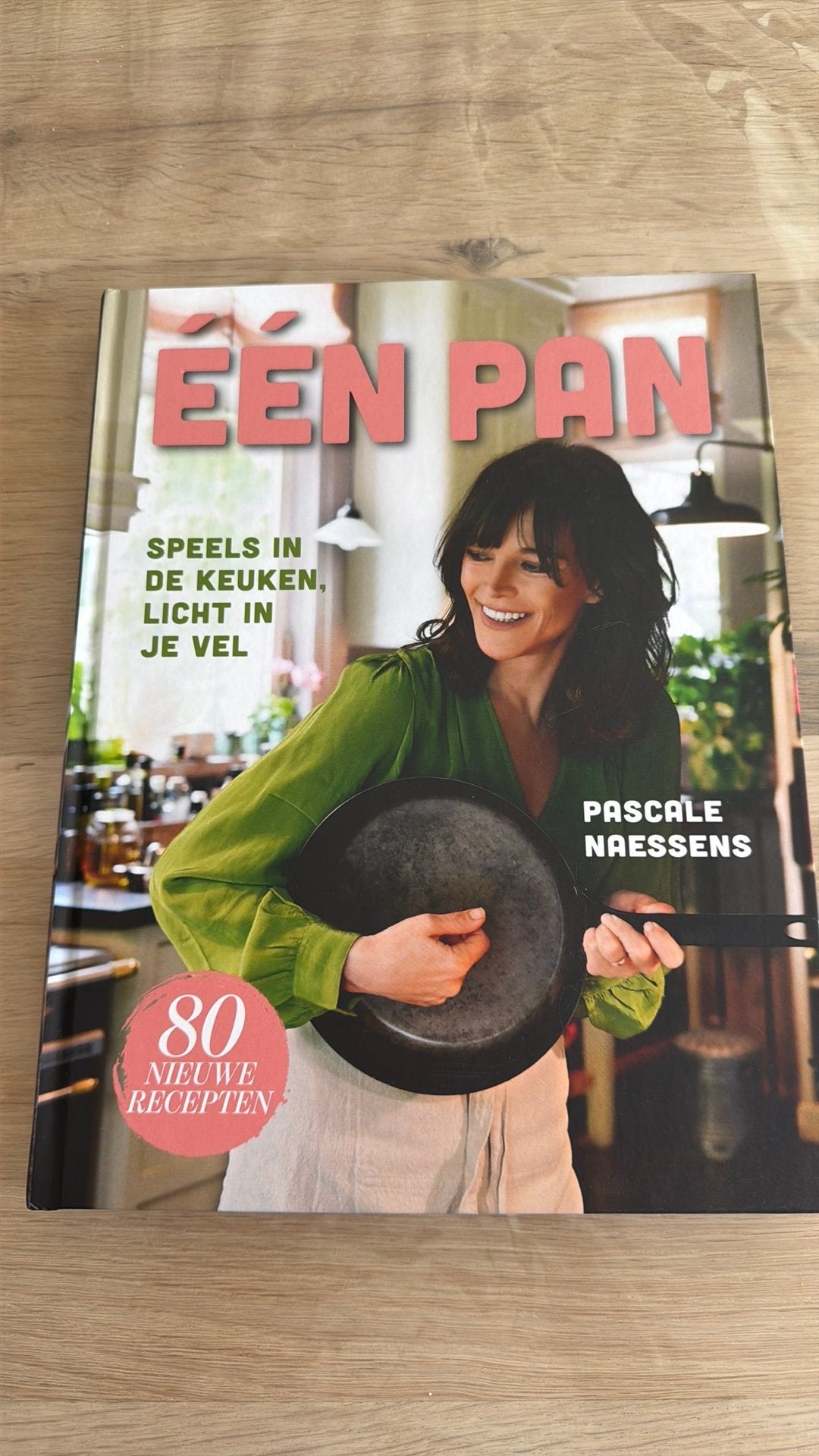 Één pan   Pascale naessens, Boeken, Kookboeken, Ophalen of Verzenden, Zo goed als nieuw