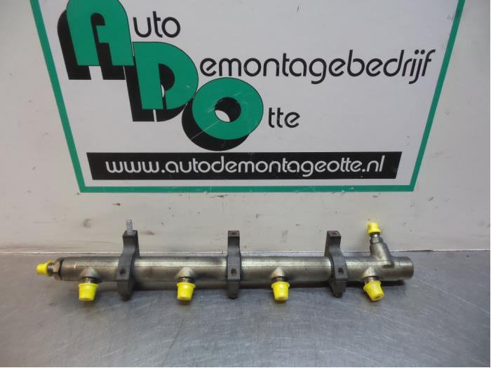 Distributeur de carburant d'un BMW 7-Serie (7-Serie 02-), Autos : Pièces & Accessoires, Systèmes à carburant, BMW, Utilisé, 3 mois de garantie