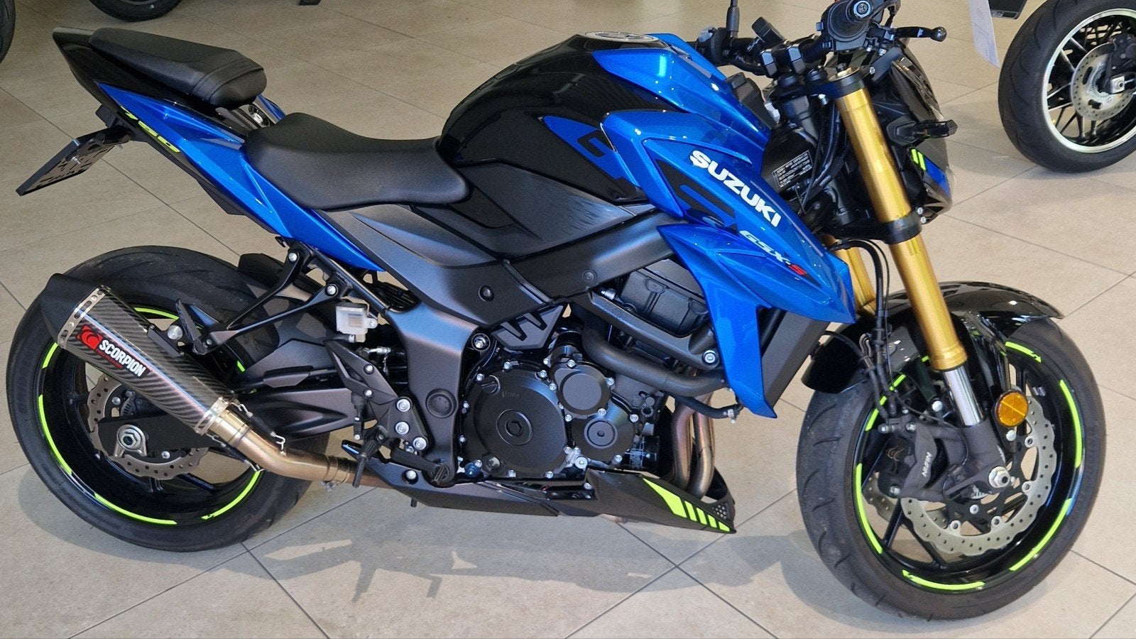 SUZUKI GSX-S 750 SPECIAL EDITION 2021 - 8200 KM NIEUWSTAAT, Motoren, 750 cc, 4 cilinders, Motorrijbewijs A, Particulier