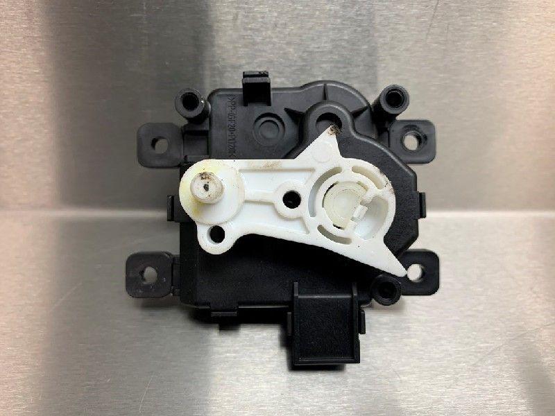 ACTIONNEUR MOTEUR VOLET CHAUFFAGE Honda Civic (FK6 / 7/8/9), Utilisé, Honda