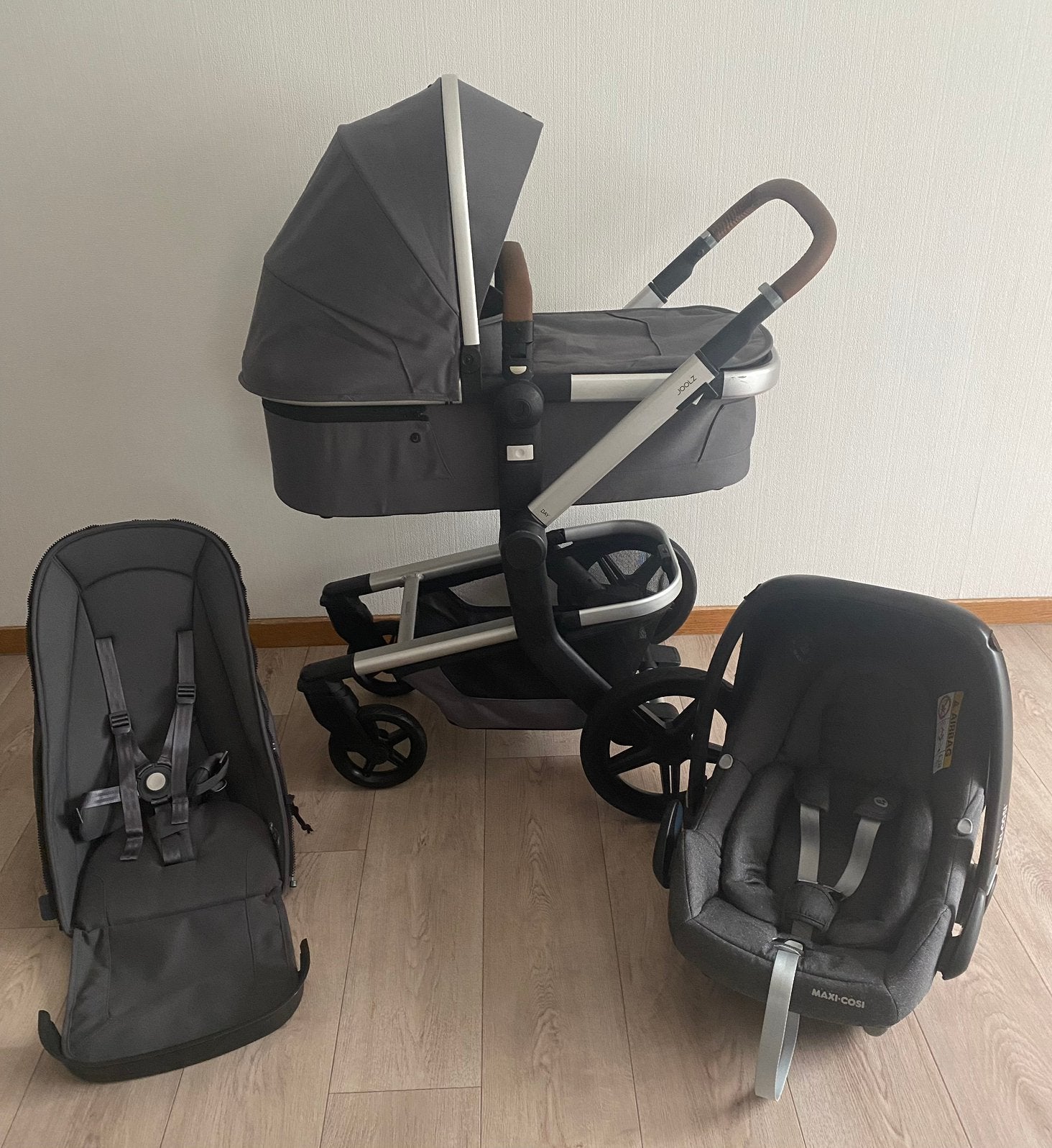 Joolz Day+ Gorgeous Grey 3 in 1 - COMPLEET, Kinderen en Baby's, Kinderwagens en Combinaties, Ophalen, Zo goed als nieuw, Kinderwagen