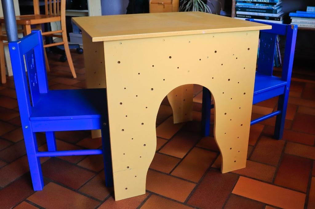 2 chaises + 1 table pour enfants, Enfants & Bébés, Chaises pour enfants, Enlèvement, Utilisé, Chaise de table