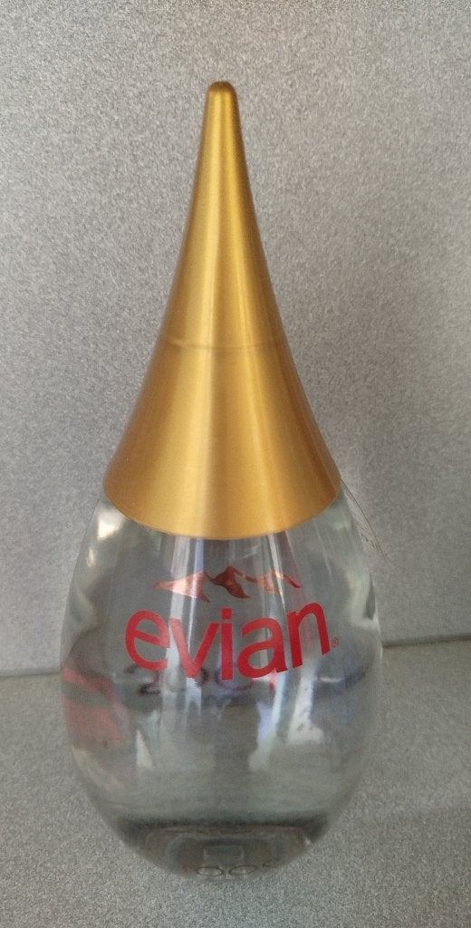 Bouteille Evian 2001 pleine, jamais ouverte, Collector, Enlèvement, Neuf, Autres types