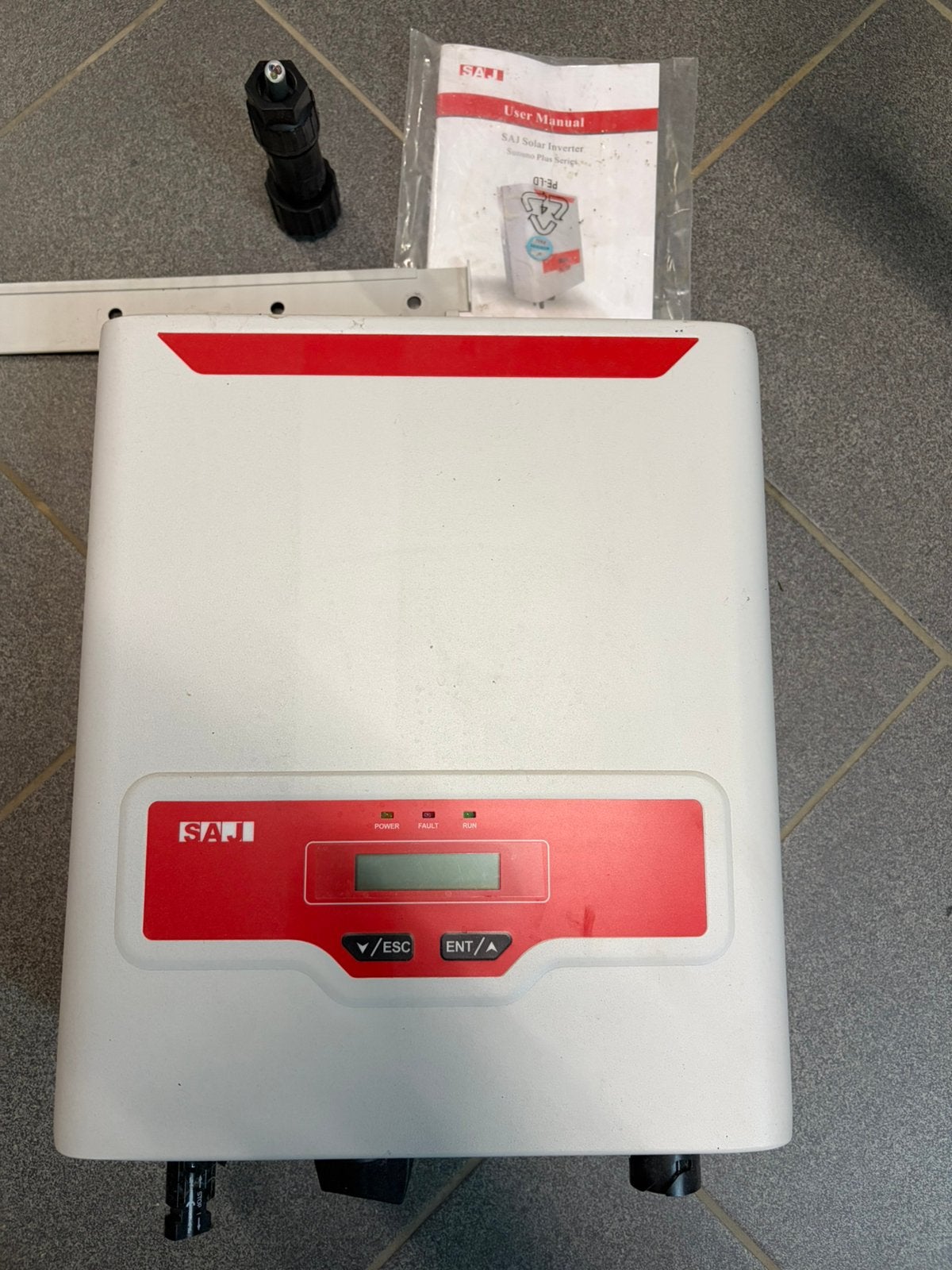 SAj omvormer zonnepanelen, Doe-het-zelf en Bouw, Ophalen, Zo goed als nieuw