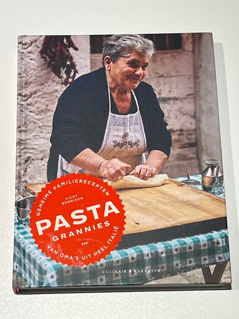 Pasta Grannies - Geheime Familierecepten uit Italië, Livres, Livres de cuisine, Vicky Bennison, Enlèvement ou Envoi, Autres types
