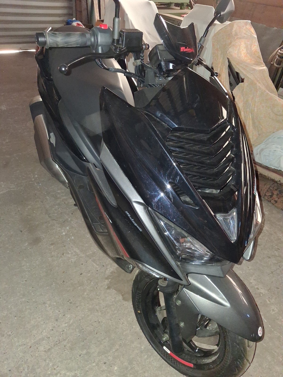 malaguti 125cc scooter nieuw, 27km op teller., Fietsen en Brommers, Ophalen, Overige modellen, Nieuw, 125 cc