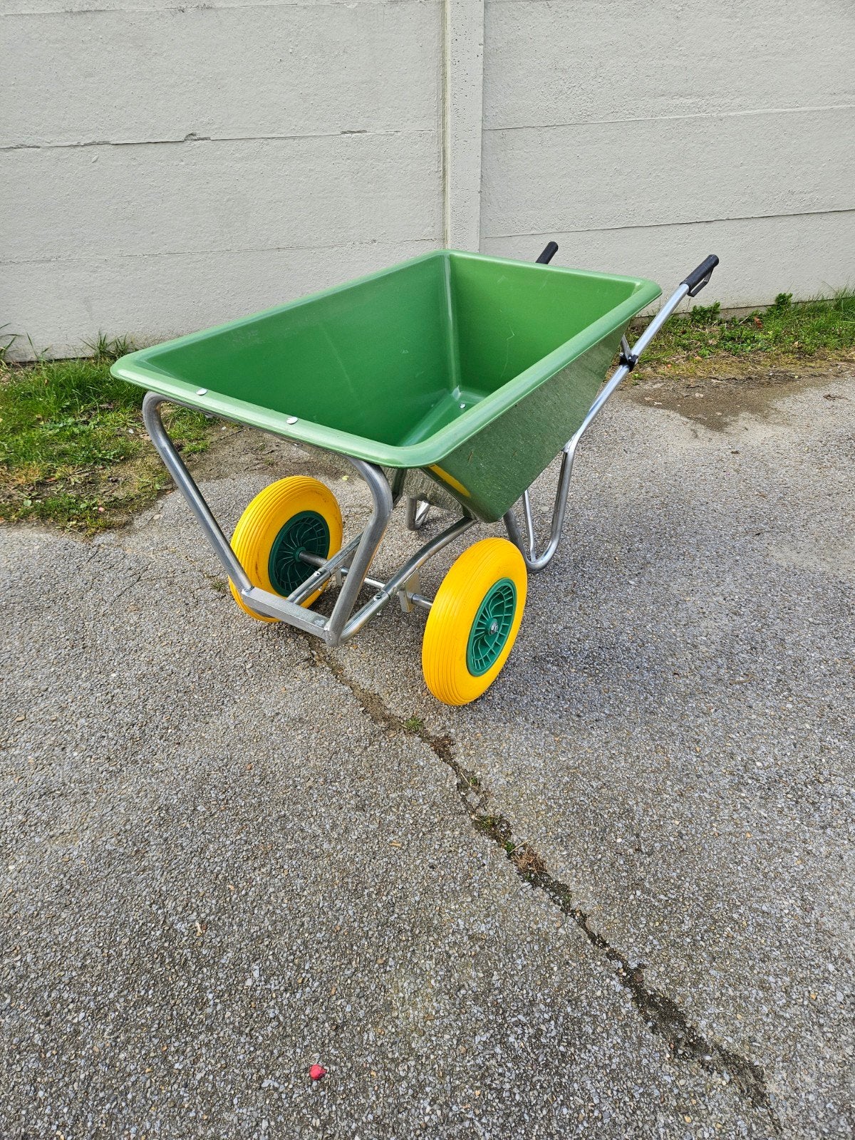 Brouette galvanisée Promo avec bac en plastique vert 200 l, Jardin & Terrasse, Enlèvement