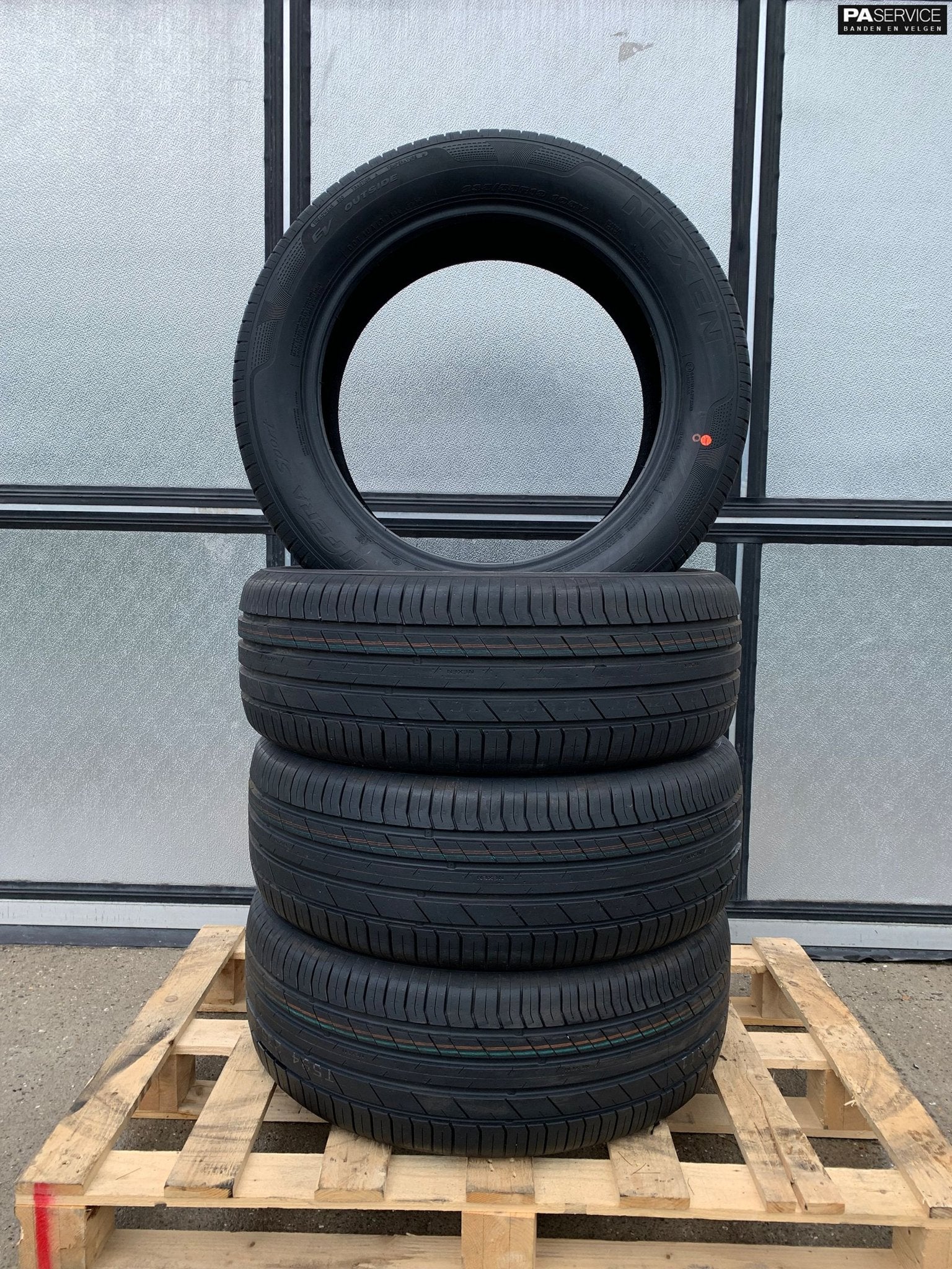 4x Nieuwe Nexen 235 55 19 Zomerbanden, Auto-onderdelen, 19 inch, -, -, Banden en Velgen