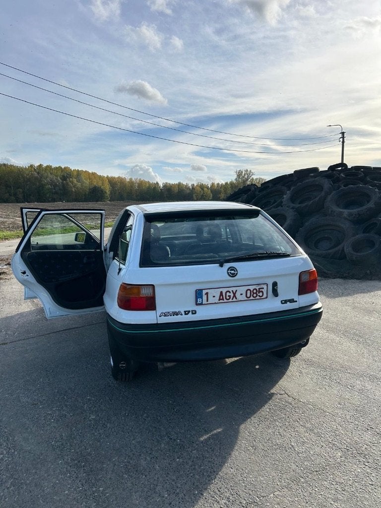 Opel Astra 1.7 diesel (bijna oldtimer), Autos, Achat, 4 portes, Boîte manuelle, 44 kW