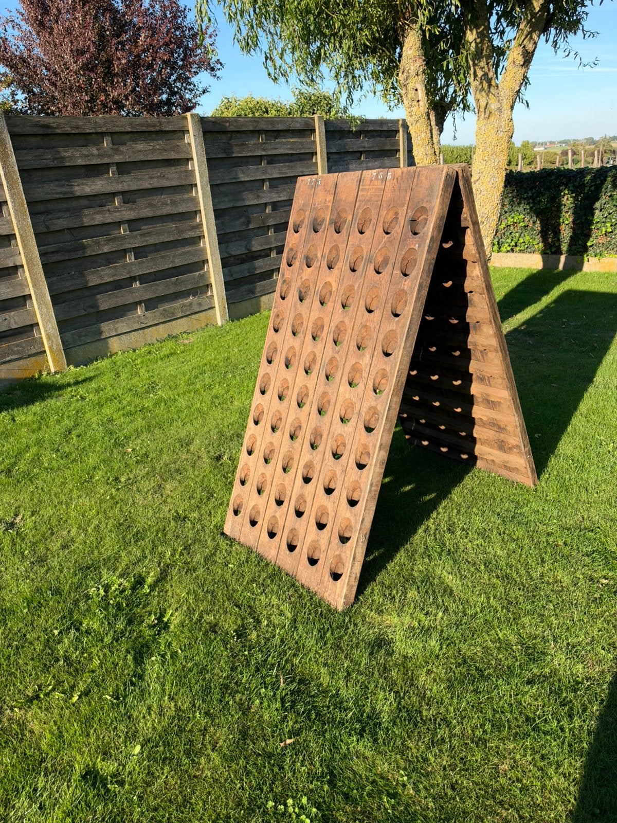 Eiken houten wijnrek, Enlèvement