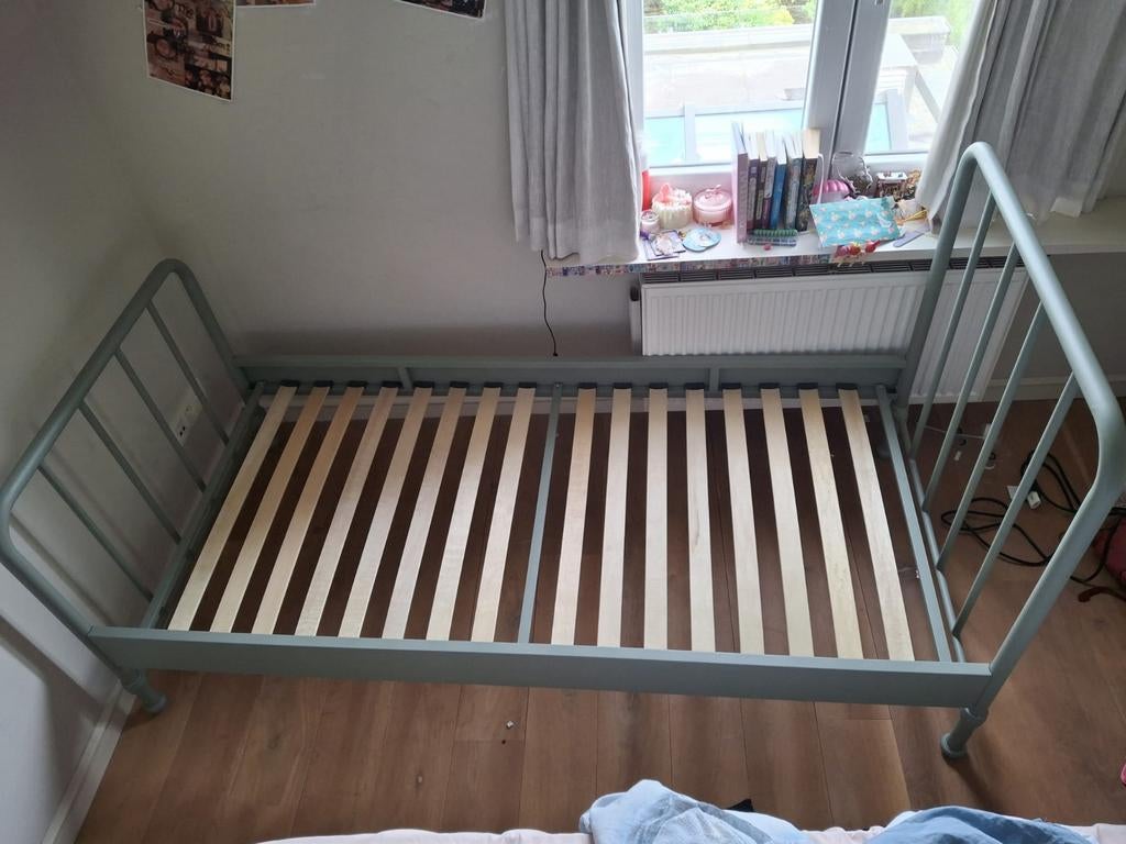 Eenpersoonsbed Bronxx metaal 90x200 - mat olijfgroen, Huis en Inrichting, Slaapkamer | Bedden, Ophalen, Metaal, 200 cm