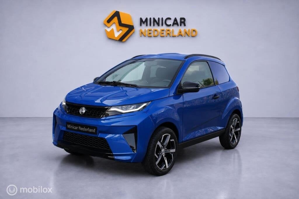 Aixam E Crossover Premium 2026 354KM 14 maanden garantie, Aixam Mega SAS, Gebruikt, Aixam@aixam-mega.fr., 56 route de Pugny, BP 70112, 73101 Aix-Les Bains Cedex, Frankrijk
