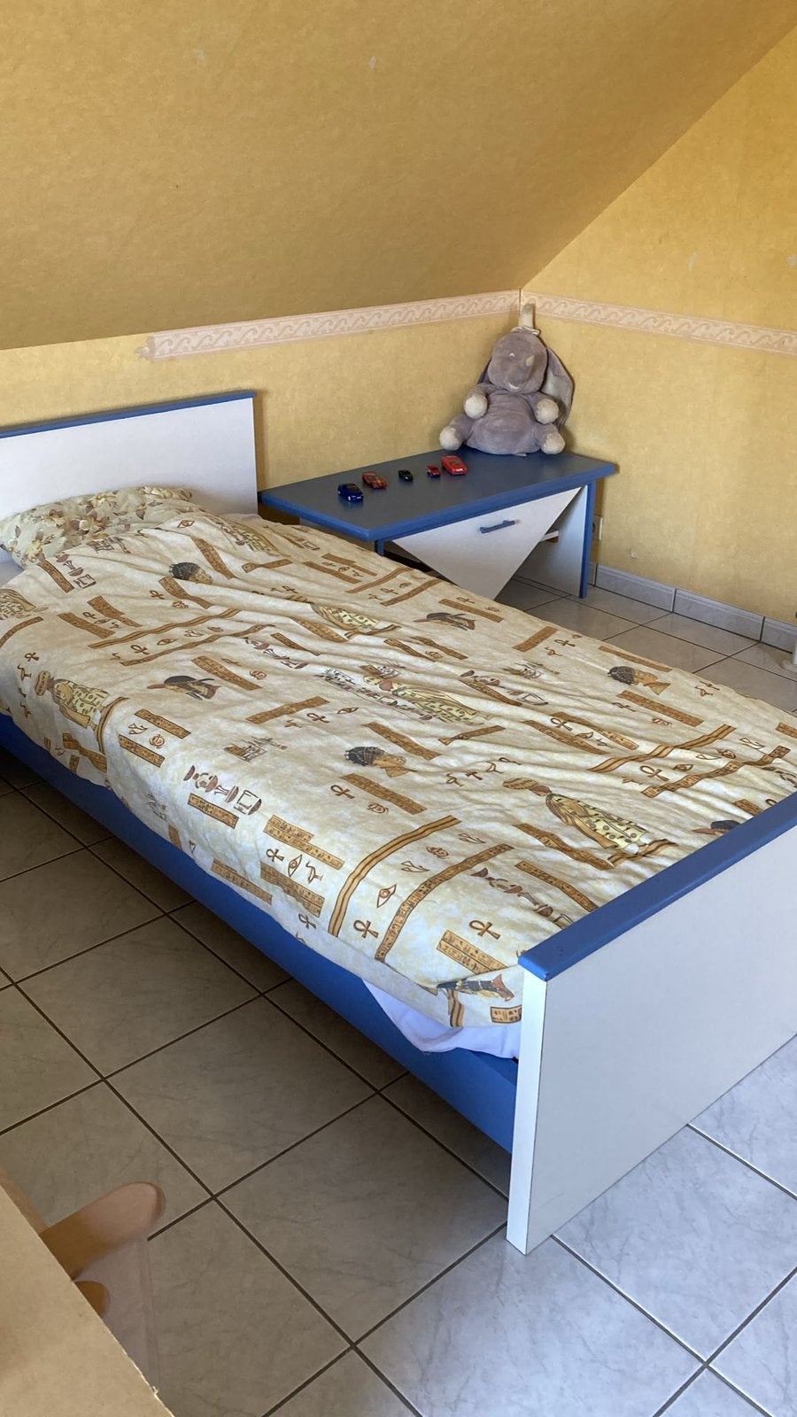 Bed met nachttafeltje, Ophalen, Gebruikt, Eenpersoons, Wit