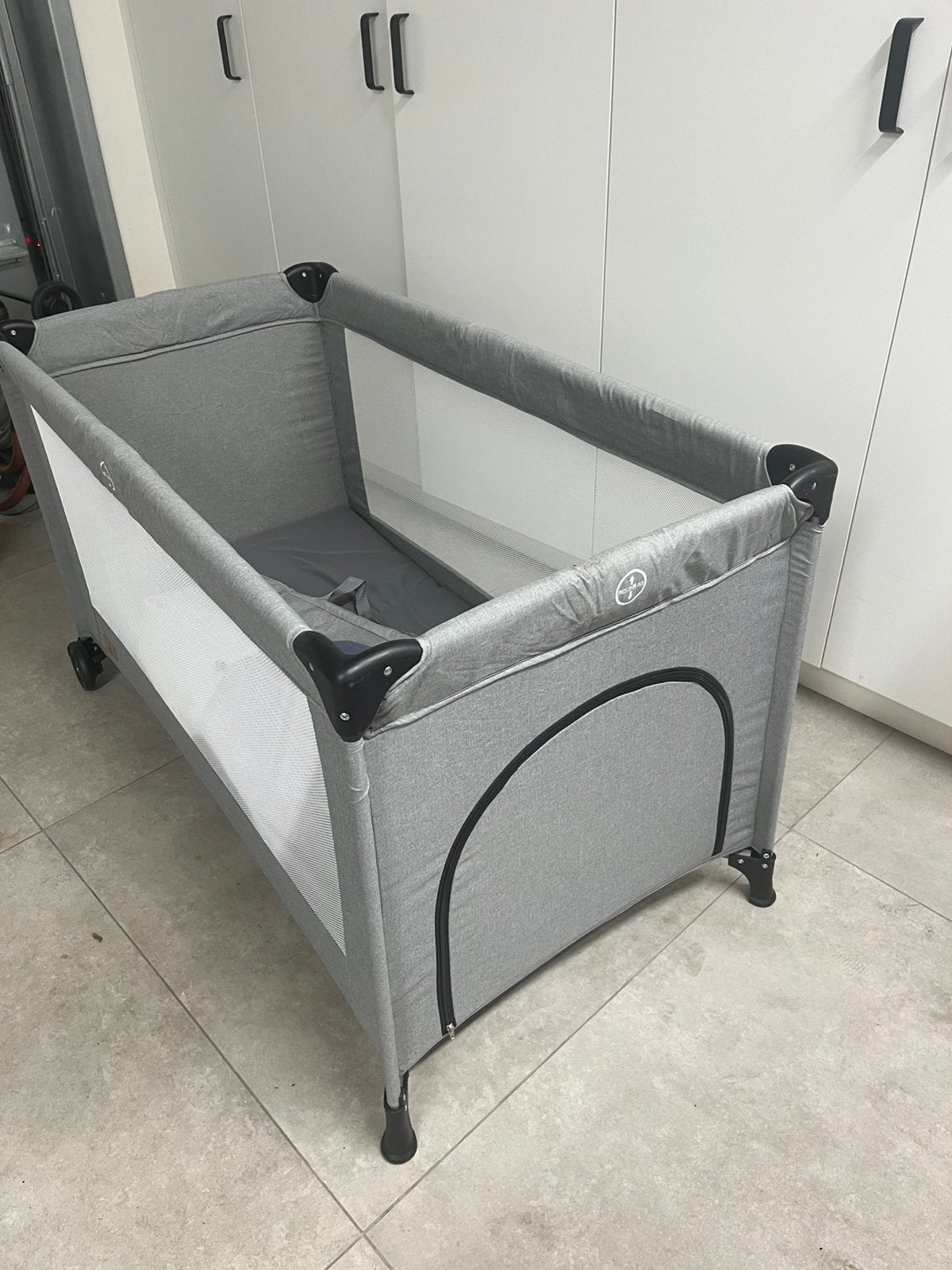 Reisbedje incl extra matras, Enlèvement, Utilisé, Rectangulaire, Roulettes