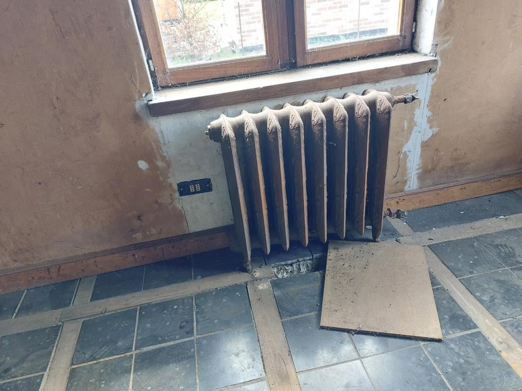 Gietijzeren  chauffage met bloemetjesmotief, Doe-het-zelf en Bouw, Ophalen