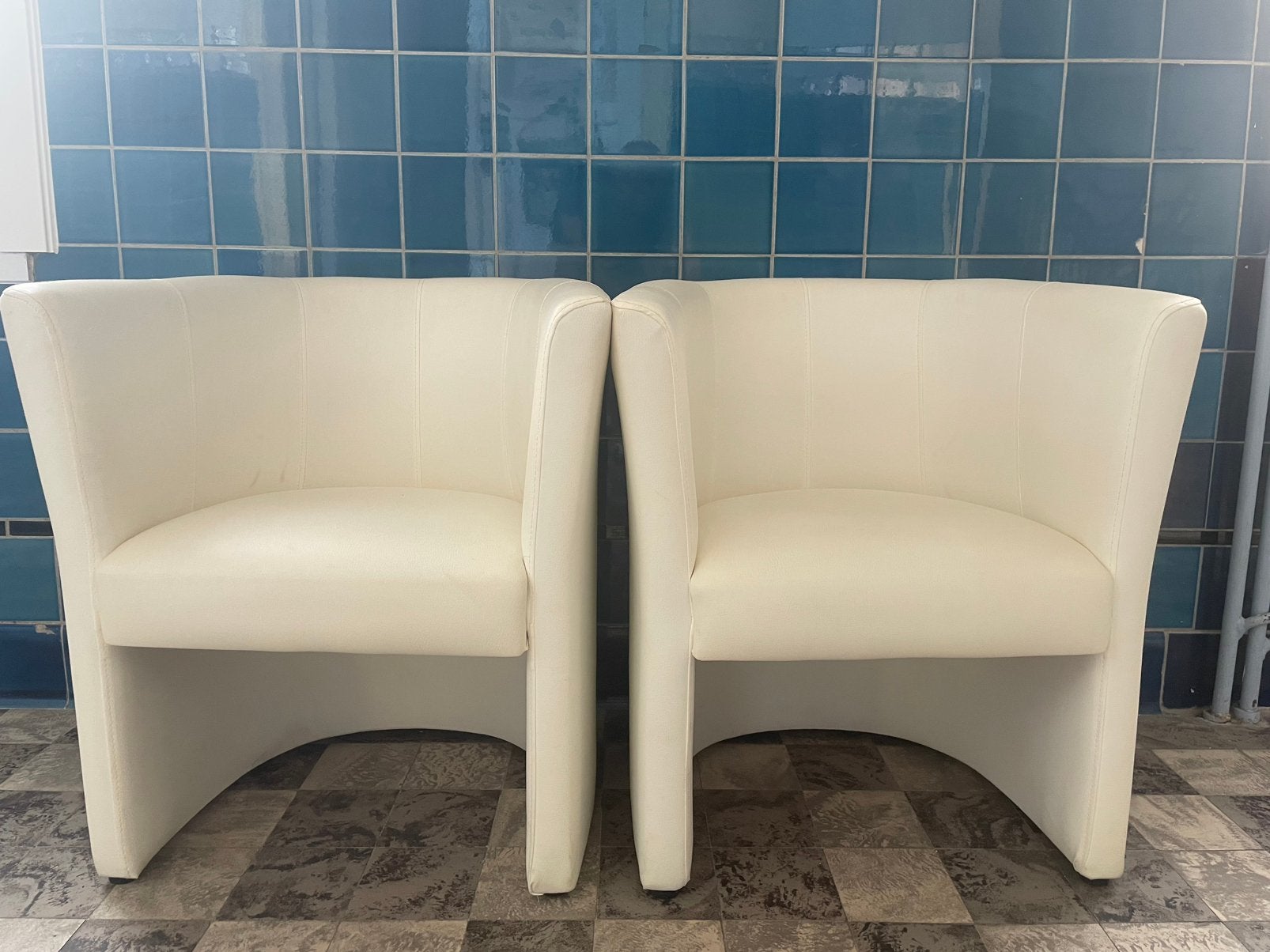 2 cocktailfauteuils voor €30, Ophalen, Gebruikt, Leer, Cocktail