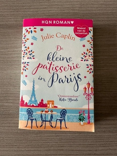 roman De kleine patisserie - Julie Caplin (nr2237a), Ophalen of Verzenden, Zo goed als nieuw, Julie Caplin