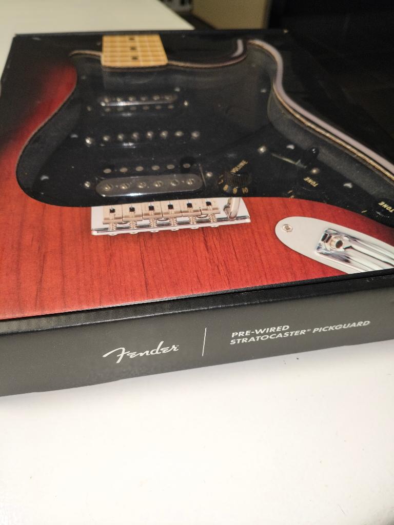 Fender  pre-wired pickguard, Ophalen, Gebruikt, Elektrische gitaar