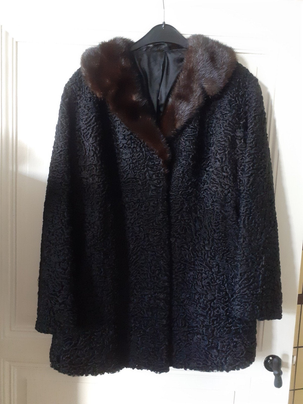 Bontjas met hoed en 2 nertsen als sjaal, Vêtements | Femmes, Vestes | Hiver, Taille 42/44 (L), Enlèvement ou Envoi