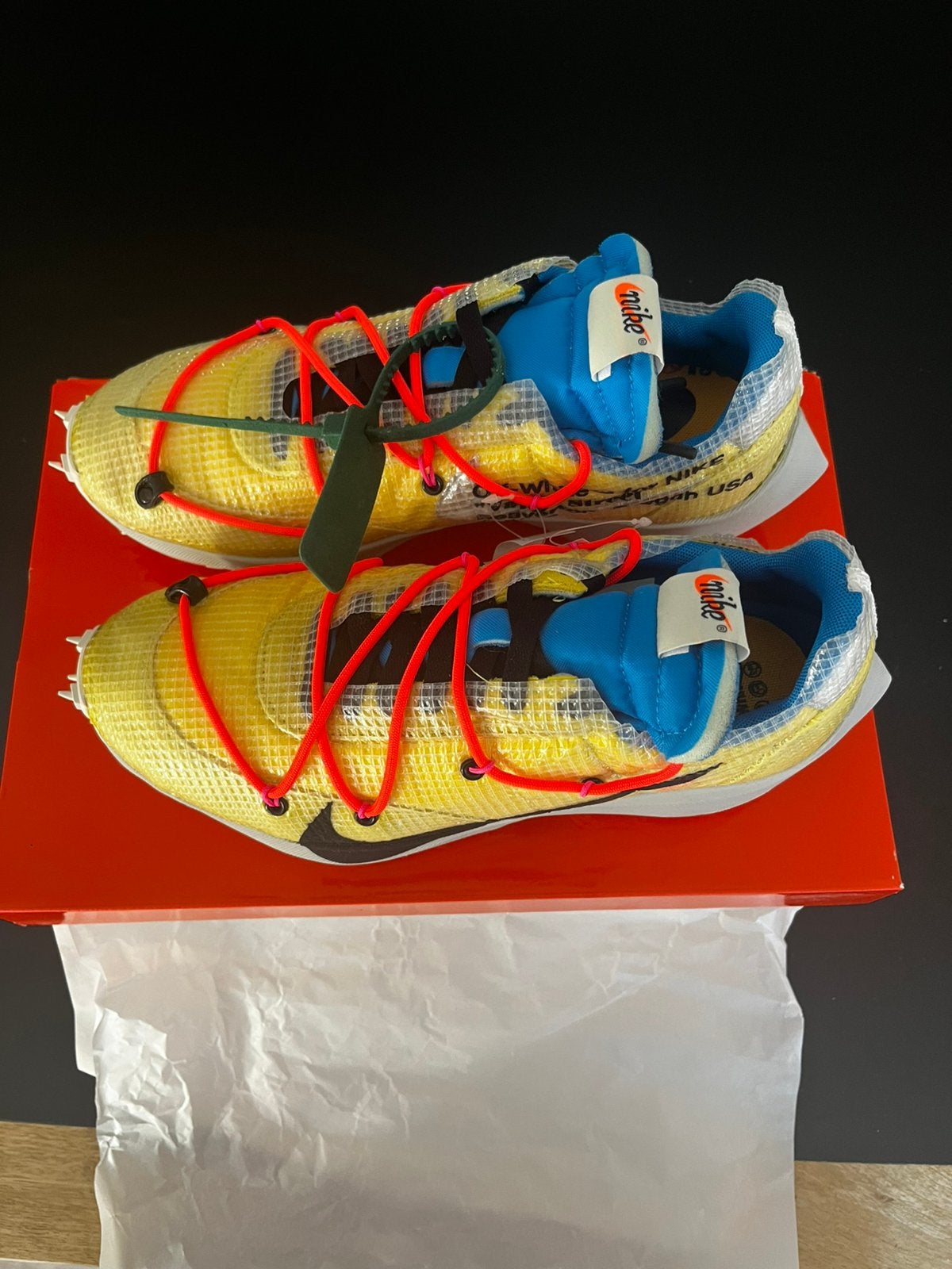Nike x off white vapor street track schoenen, Neuf, Course à pied, Spikes, Enlèvement ou Envoi