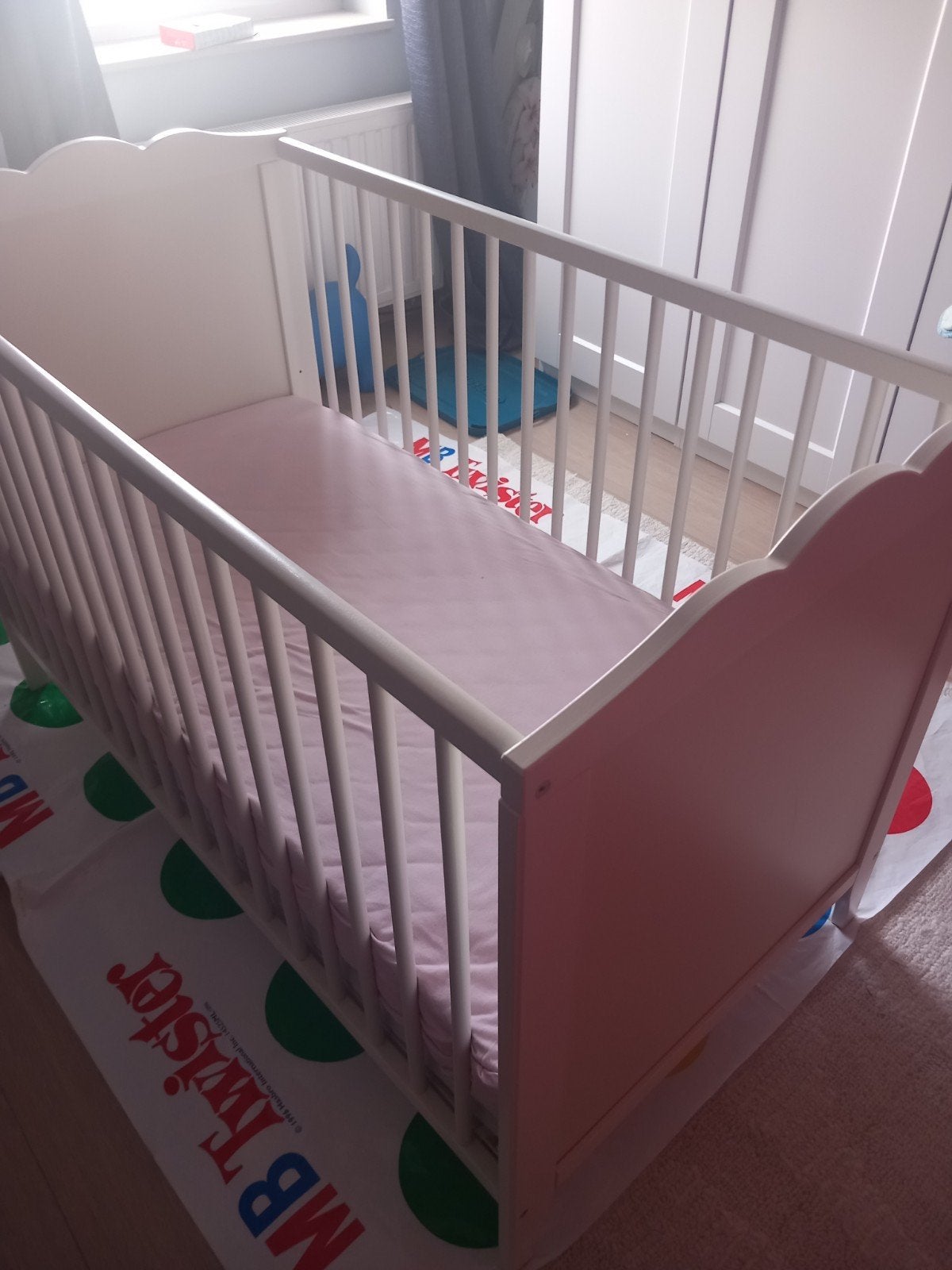 Lit cage pour bébé ikea avec 2 matelas, Enfants & Bébés
