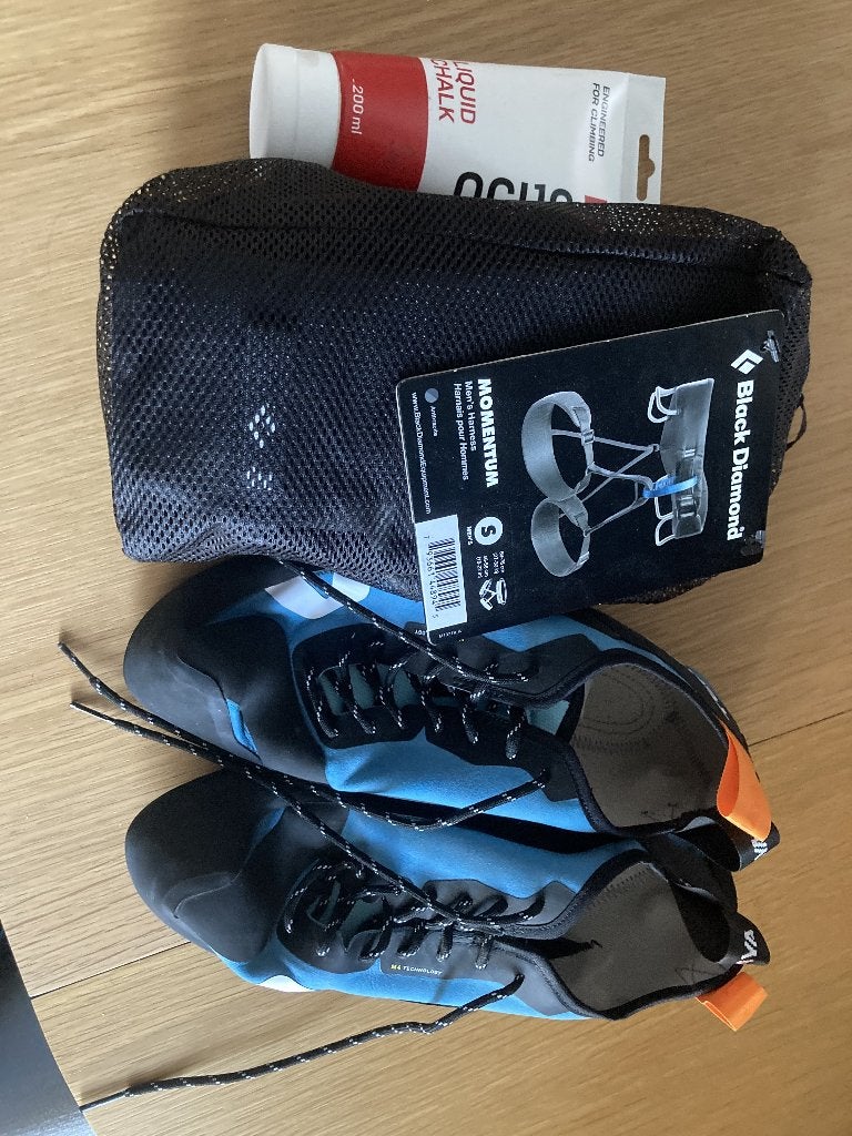 Kit escalade homme (baudrier + chaussons), Sports & Fitness, Enlèvement, Utilisé, Chaussons d'escalade