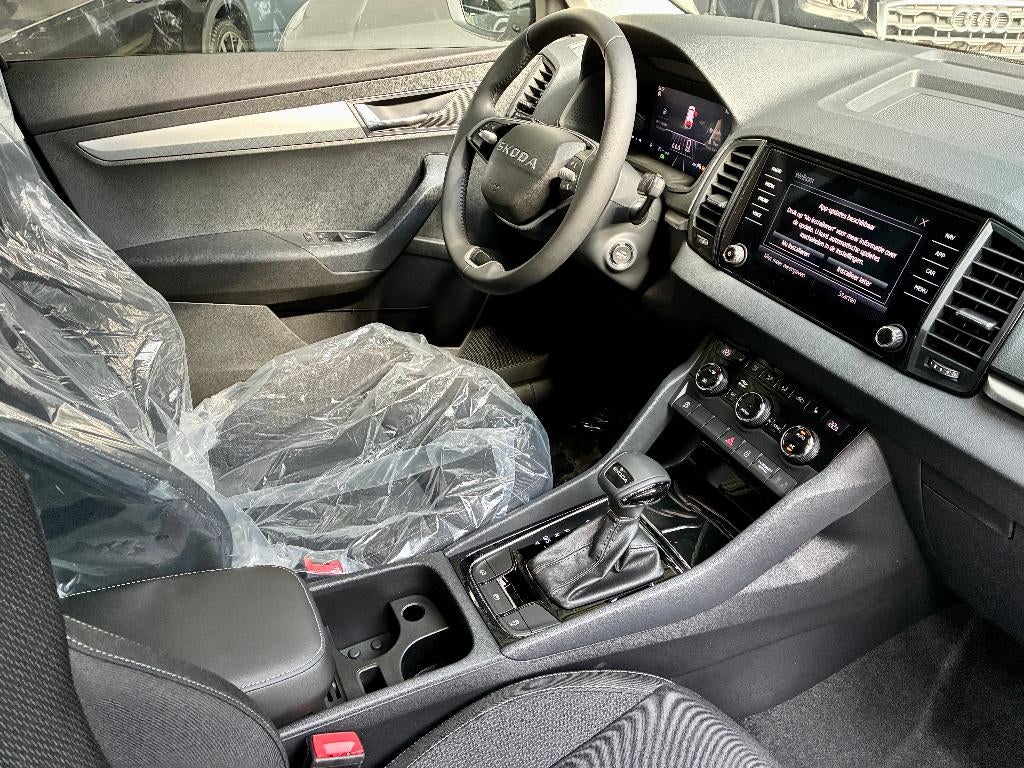 SKODA KAROQ  1.5 i TSI DSG Maar 16 Km, Stof, 4 cilinders, 700 kg, Karoq