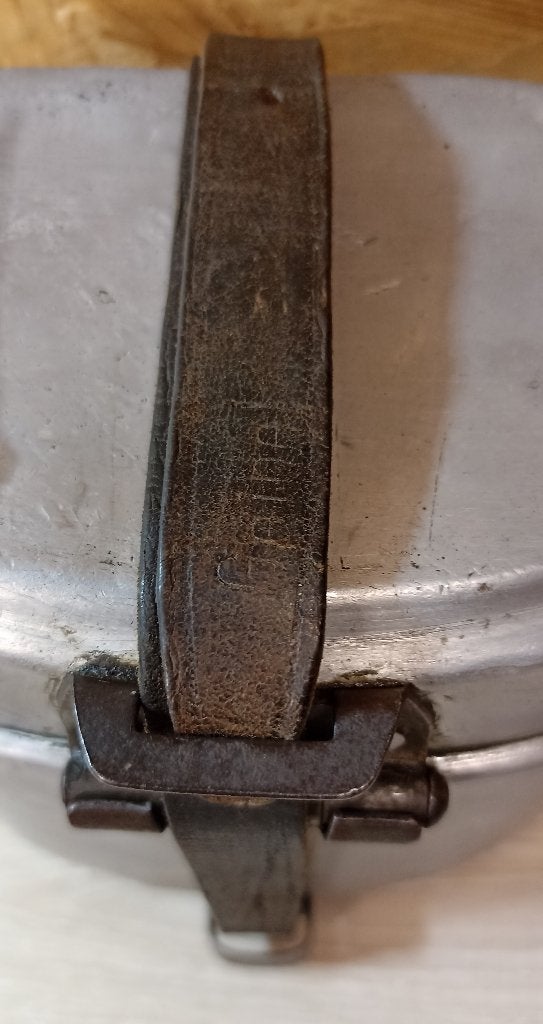 Gamelle Allemande M31 de 1941 avec sa sangle référencée ww2, Collections, Objets militaires | Seconde Guerre mondiale, Armée de terre