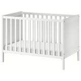 babybed ikea sundvik wit 60 x 120 cm en 3D matras himlavalv, Kinderen en Baby's, Kinderkamer | Bedden, Ophalen, Zo goed als nieuw