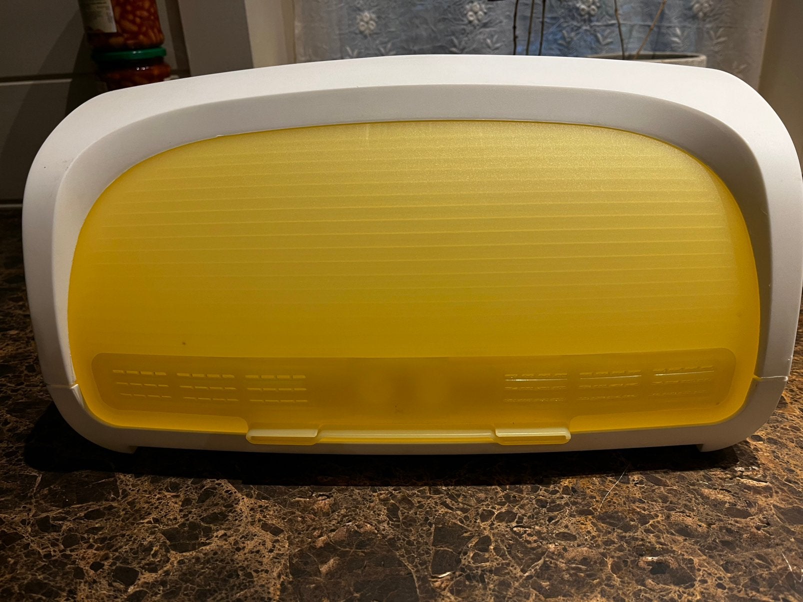 Tupperware broodbewaardoos breadsmart met schuifdeksel, Huis en Inrichting, Broodtrommel, Ophalen, Wit