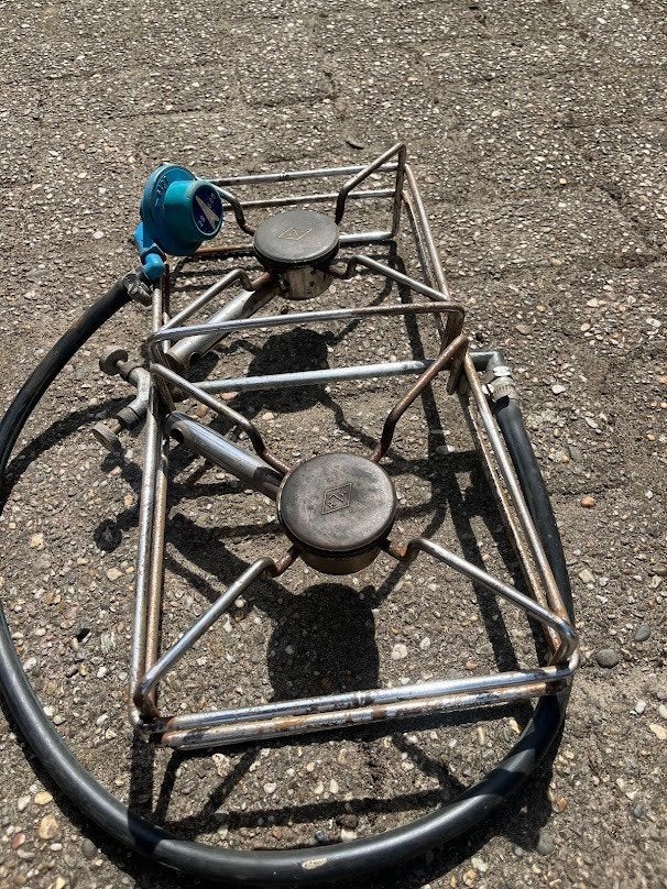 2-pits camping gasbrander met slang en drukregelaar