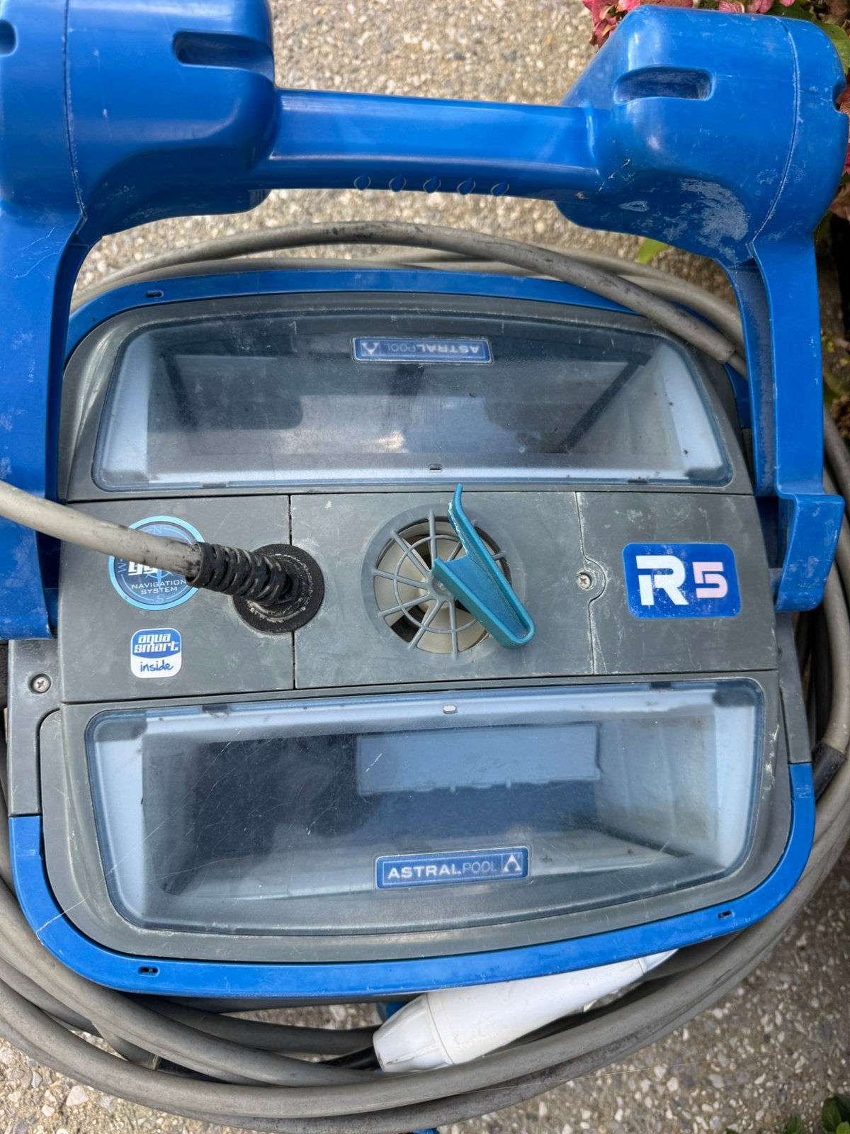 Robot de nettoyage piscine defectueux, Enlèvement, Utilisé