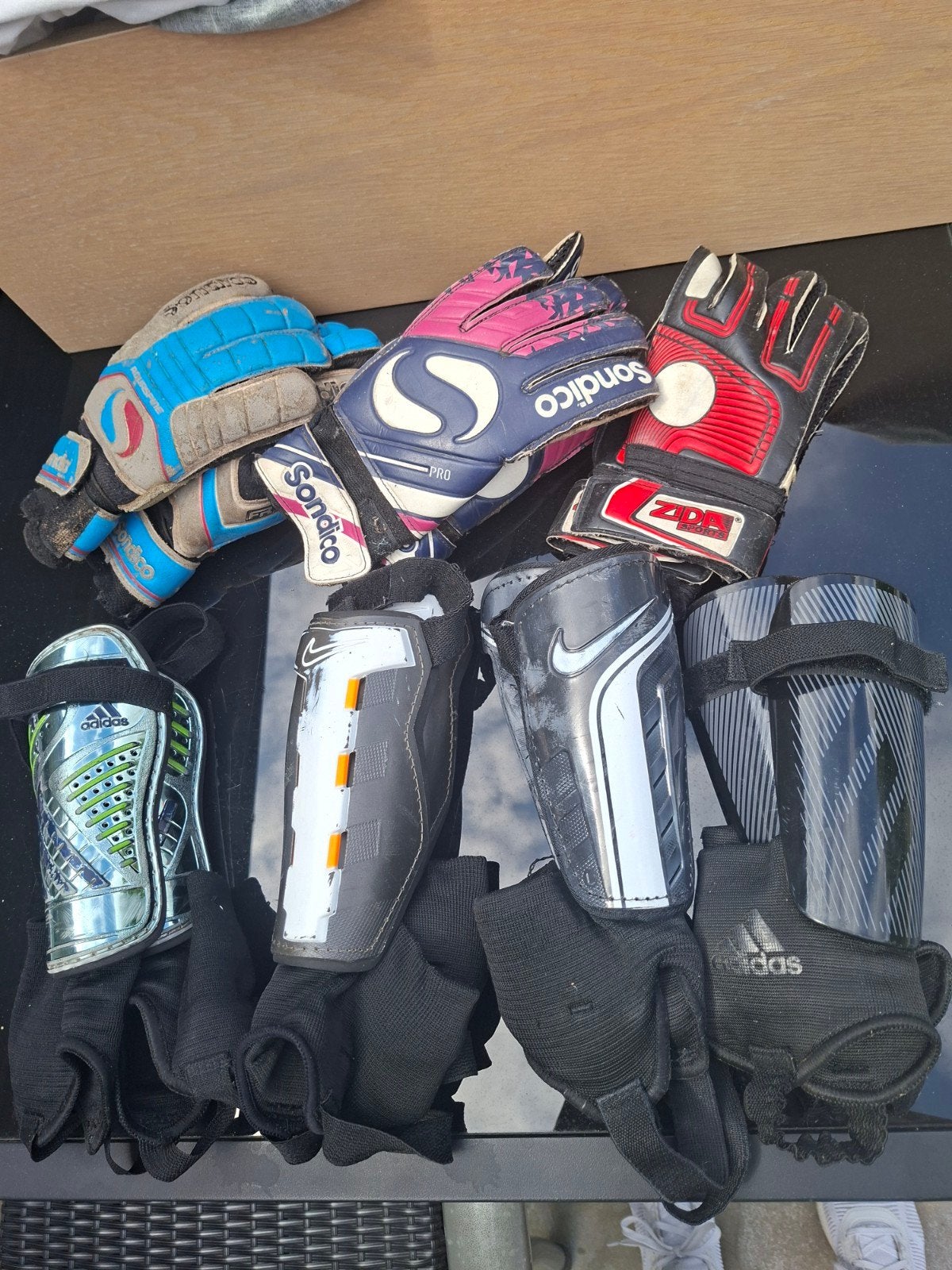 Scheenlapen en keepershandschoenen voor kind tussen 10 en 12, Sport en Fitness, Voetbal, Gebruikt, Maat S, Ophalen of Verzenden