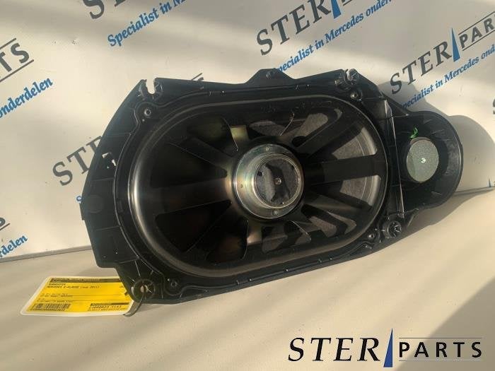Subwoofer van een Mercedes E-Klasse, Gebruikt, -, Ophalen of Verzenden, -