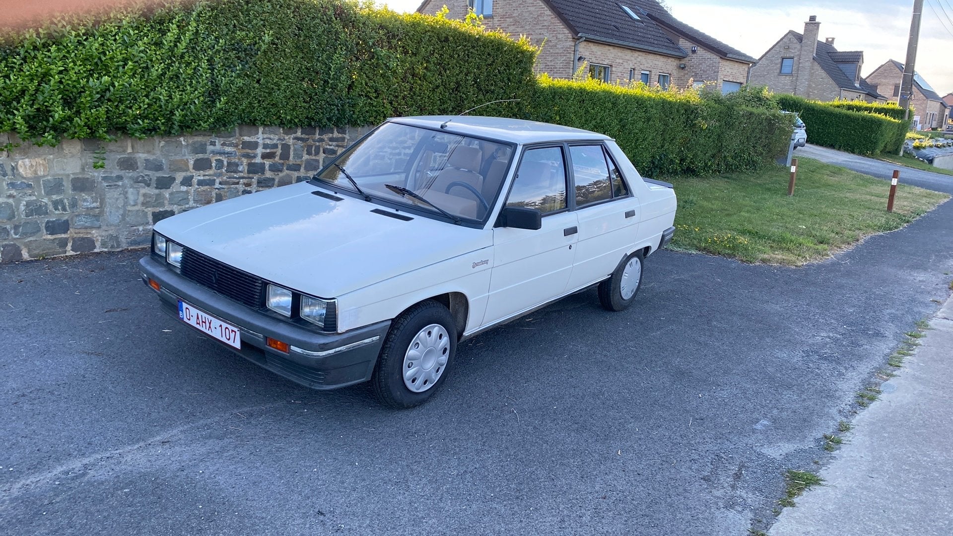 Renault 9 Broadway, Autres modèles, Achat, 4 portes, Boîte manuelle