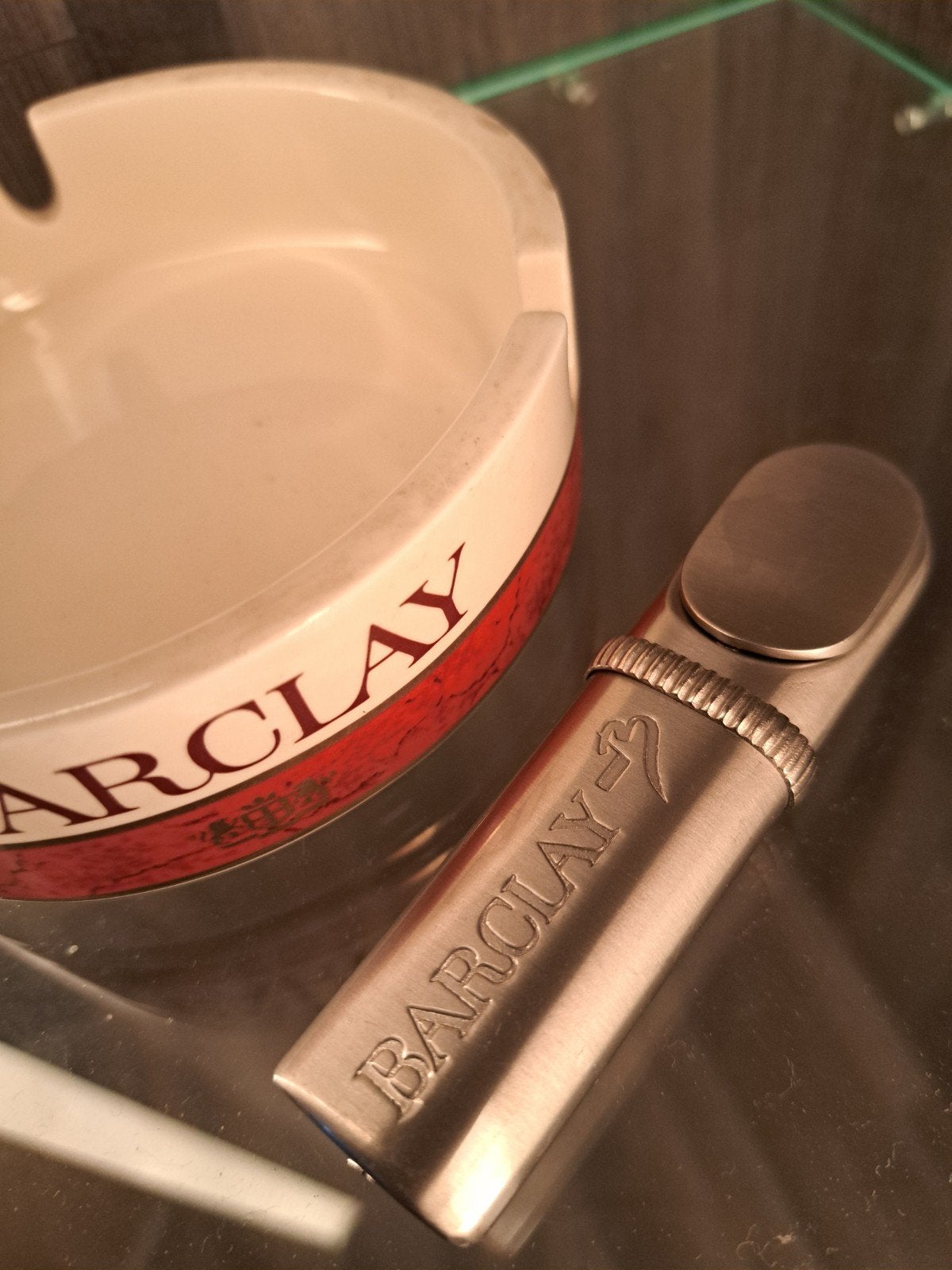 Vintage Barclay set – Keramische asbak & metalen aansteker (, Verzamelen, Ophalen of Verzenden, Aansteker