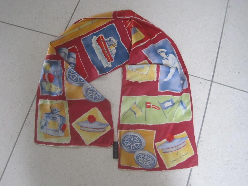 magnifique foulard d'été en soie Daniel Hechter, Vêtements | Femmes, Bonnets, Écharpes & Gants, Comme neuf, Écharpe, Enlèvement ou Envoi