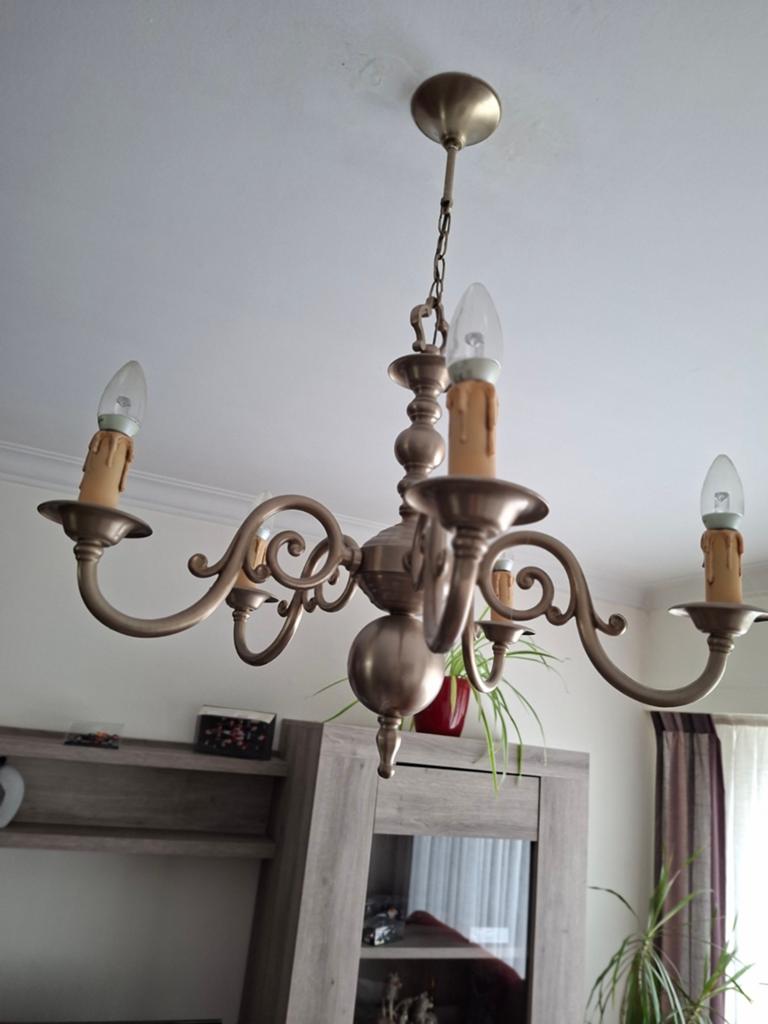 5 armige vertinde bronzen luster, Enlèvement