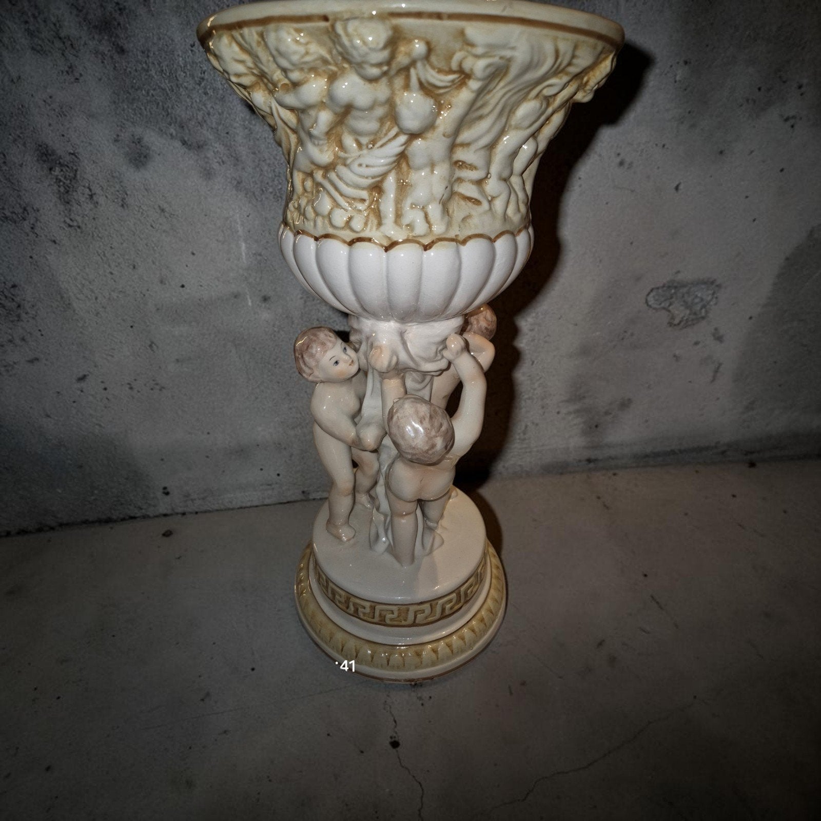 vase en porcelaine, Antiquités & Art, Enlèvement ou Envoi