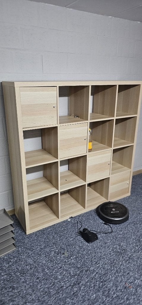 IKEA KALLAX 4x4 (16 vakken) eiken + deuren, Huis en Inrichting, Ophalen, Gebruikt